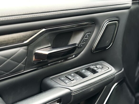 2026 Ram 1500 Crew Cab V Рестайлинг, серебристый, 9680000 рублей - вид 21