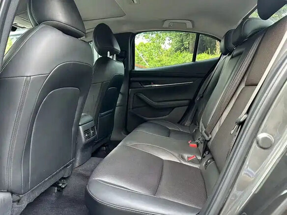 2022 Mazda 3 Axela IV (BP), серый, 1185000 рублей - вид 21