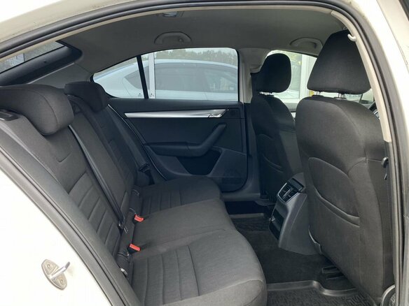 2014 Skoda Octavia III (A7), белый, 849000 рублей - вид 19