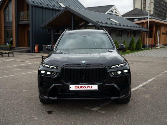 2023 BMW X7 40d I (G07) Рестайлинг, чёрный, 13000000 рублей - вид 2
