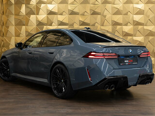 2026 BMW M5 VII (G90), серый, 25990000 рублей, вид 2
