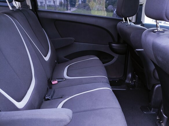 2009 Mazda Biante, синий, 1100000 рублей - вид 12