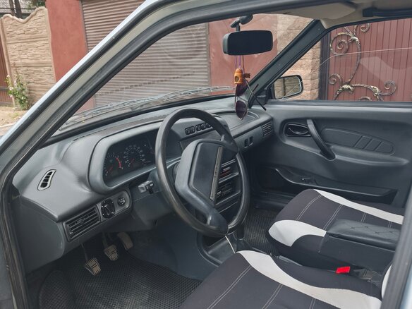 2007 Lada (ВАЗ) 2115, серебристый, 230000 рублей - вид 8
