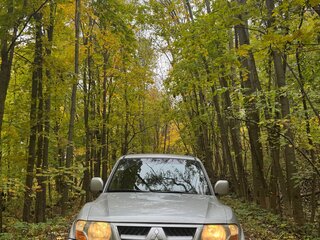 2004 Mitsubishi Pajero III Рестайлинг, серебристый, 570000 рублей, вид 5