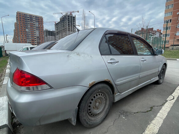 2006 Mitsubishi Lancer IX Рестайлинг, серебристый, 390000 рублей - вид 2