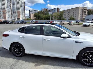 2019 Kia Optima IV Рестайлинг, белый, 2200000 рублей, вид 2