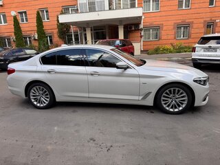 2018 BMW 5 серии 520d xDrive VII (G30/G31/G38), белый, 2650000 рублей, вид 4