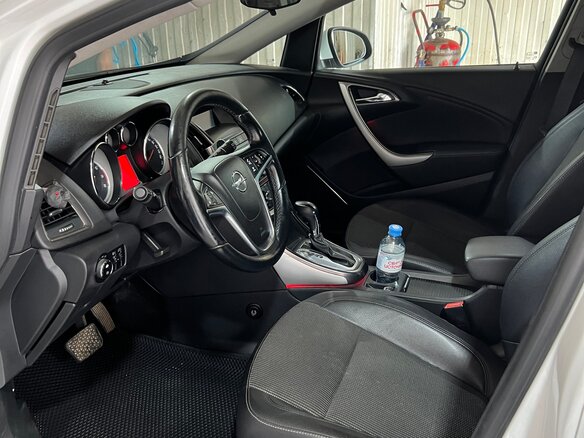 2012 Opel Astra J, белый, 490000 рублей - вид 4