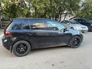 2011 Volkswagen Golf VI, чёрный, 630000 рублей, вид 3