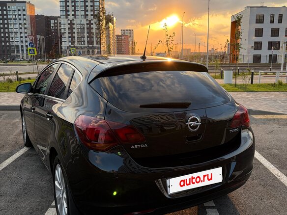 2011 Opel Astra J, чёрный - вид 11