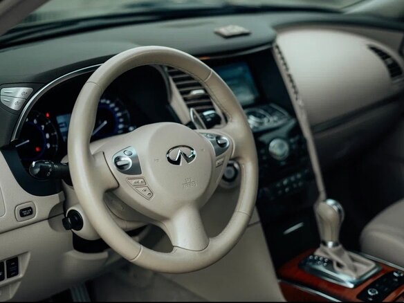 2015 Infiniti QX70, чёрный, 2900000 рублей - вид 8