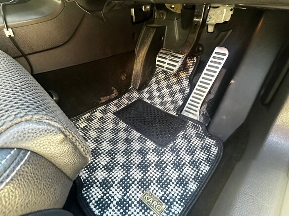 2009 Volkswagen Scirocco III, чёрный, 1100000 рублей - вид 11