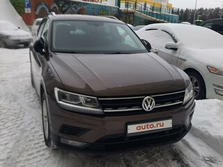 2017 Volkswagen Tiguan II, коричневый, 2000000 рублей, вид 2