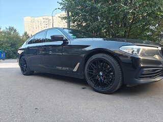 2019 BMW 5 серии 530e VII (G30/G31/G38), чёрный, 2550000 рублей, вид 4