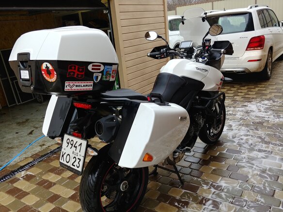 2013 Triumph Tiger 1050, белый - вид 1