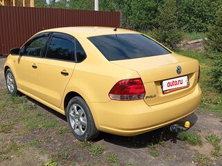 2015 Volkswagen Polo V, жёлтый, 700000 рублей, вид 3