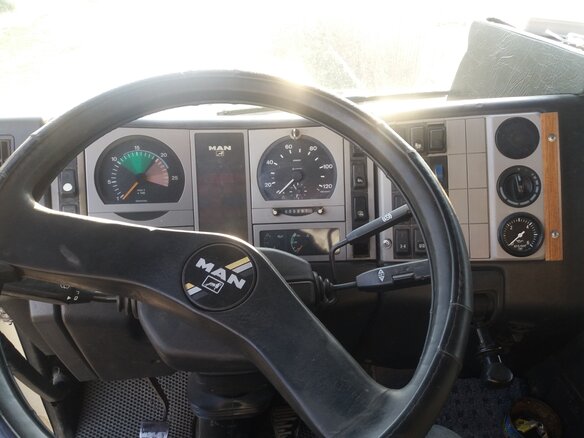2000 MAN F 2000, бежевый, 850000 рублей - вид 4