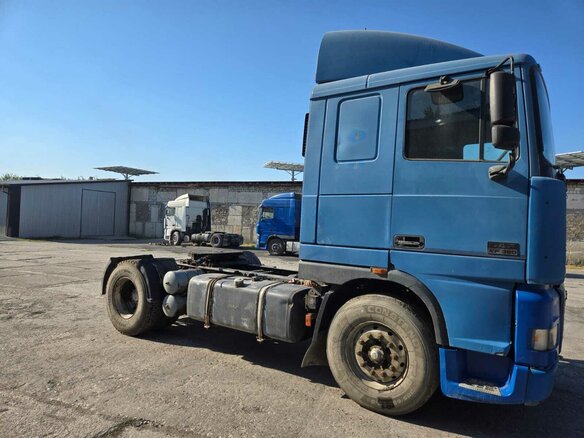 1999 DAF 95XF, голубой, 960000 рублей - вид 2