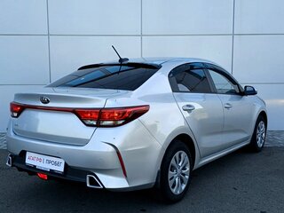 2021 Kia Rio IV Рестайлинг, серый, 1610000 рублей, вид 5