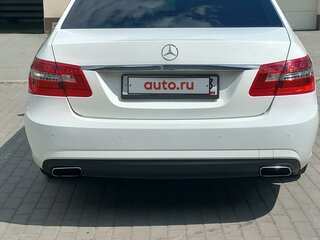 2013 Mercedes-Benz E-Класс 200 7G-Tronic IV (W212, S212, C207), белый, 1680000 рублей, вид 3