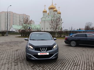 2011 Nissan Qashqai I Рестайлинг, серебристый, 690000 рублей, вид 2