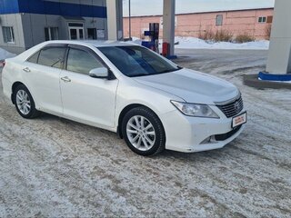 2014 Toyota Camry VII (XV50), белый, 1800000 рублей, вид 3