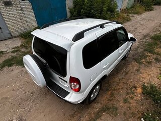 2012 Chevrolet Niva I Рестайлинг, белый, 680000 рублей, вид 2