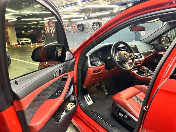 2021 BMW X6 M Competition III (F96), красный, 13000000 рублей - вид 20
