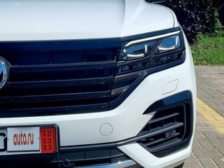 2018 Volkswagen Touareg III, белый, 6000000 рублей, вид 4