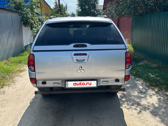 2011 Mitsubishi L200 IV, серебристый, 1450000 рублей - вид 3