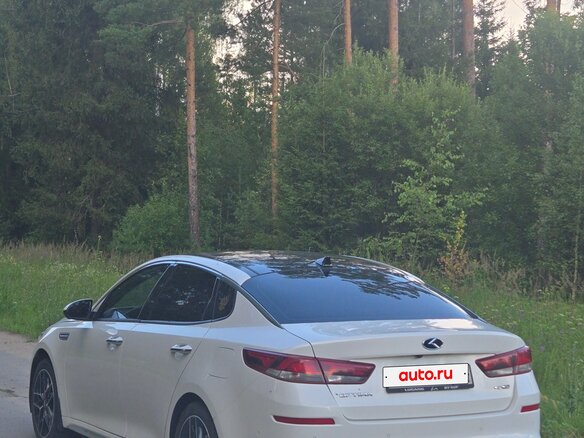 2019 Kia Optima IV Рестайлинг, белый, 1800000 рублей - вид 8