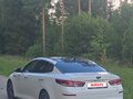 2019 Kia Optima IV Рестайлинг, белый, 1800000 рублей - вид 8