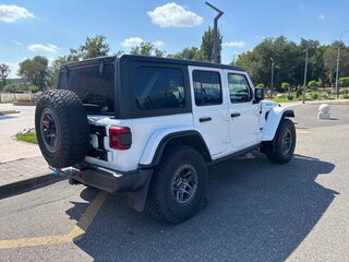 2022 Jeep Wrangler Rubicon IV (JL), белый, 5500000 рублей, вид 4