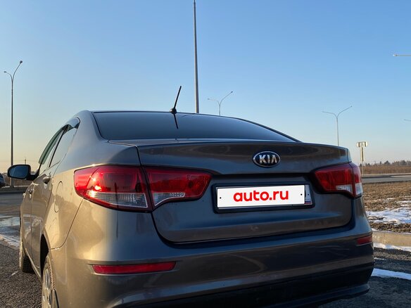 2015 Kia Rio III Рестайлинг, серый, 700000 рублей - вид 7