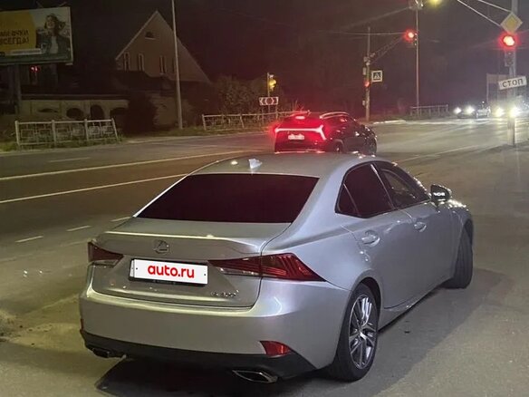 2018 Lexus IS 300 III Рестайлинг, серебристый, 3600000 рублей - вид 8