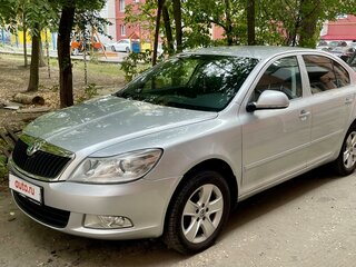 2011 Skoda Octavia II (A5) Рестайлинг, серебристый, 750000 рублей, вид 2