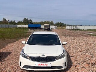 2017 Kia Cerato III Рестайлинг (Classic), белый, 1020000 рублей, вид 2