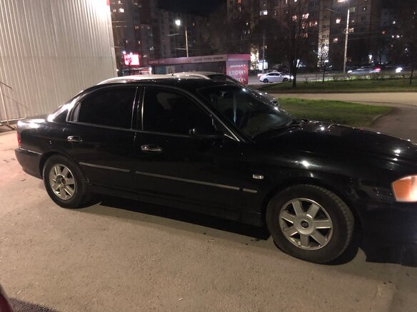 2004 Kia Magentis I Рестайлинг, белый, 420000 рублей - вид 3