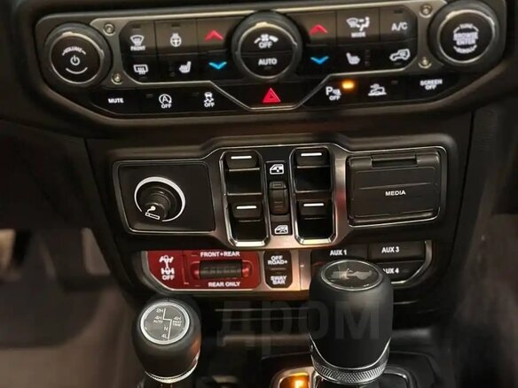 2023 Jeep Wrangler IV (JL), серый, 8100000 рублей - вид 17