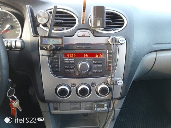 2011 Ford Focus II Рестайлинг, серебристый, 750000 рублей - вид 15