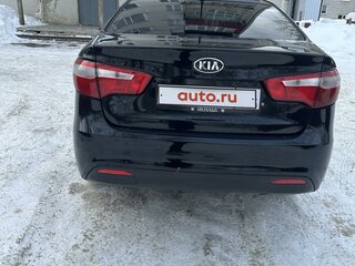 2014 Kia Rio III, чёрный, 830000 рублей, вид 5