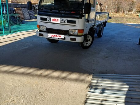 1996 Nissan Atlas, белый, 1450000 рублей, вид 3