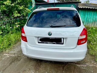 2012 Skoda Fabia II Рестайлинг, белый, 550000 рублей, вид 3