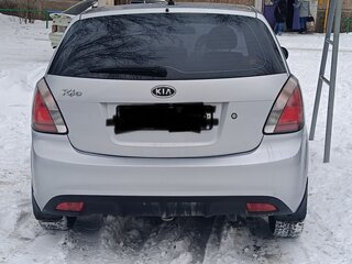2010 Kia Rio II Рестайлинг, серебристый, 600000 рублей, вид 3