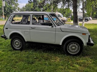 2009 Lada (ВАЗ) 2121 (4x4) I Рестайлинг, белый, 565000 рублей, вид 2