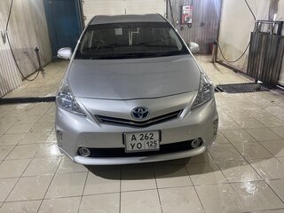 2011 Toyota Prius Alpha I (ZVW40/41), серебристый, 1200000 рублей, вид 1