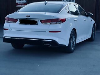 2019 Kia Optima IV Рестайлинг, белый, 1800000 рублей, вид 4