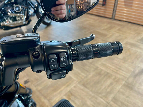 2018 Harley-Davidson FXDR 114, белый, 2300000 рублей - вид 17