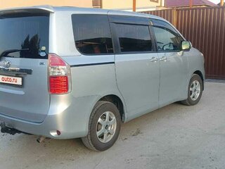 2010 Toyota Noah II (R70), серый, 1500000 рублей, вид 2