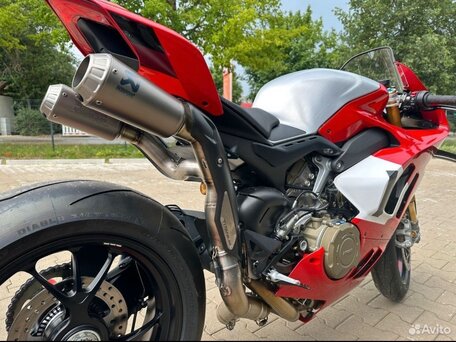 2023 Ducati Panigale V4, красный, 5000000 рублей, вид 4